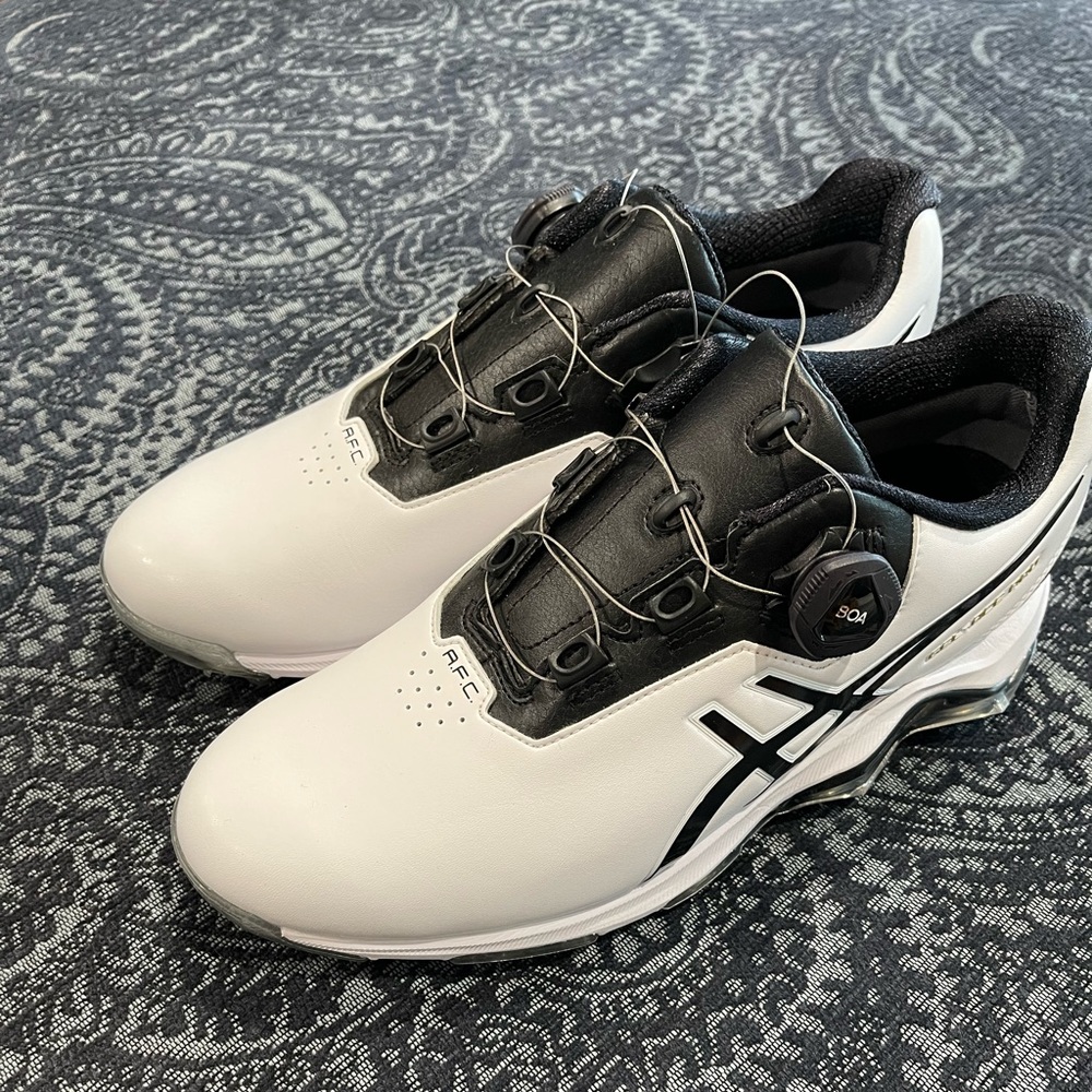 Asics Gel Ace Pro Leather upper golf shoe